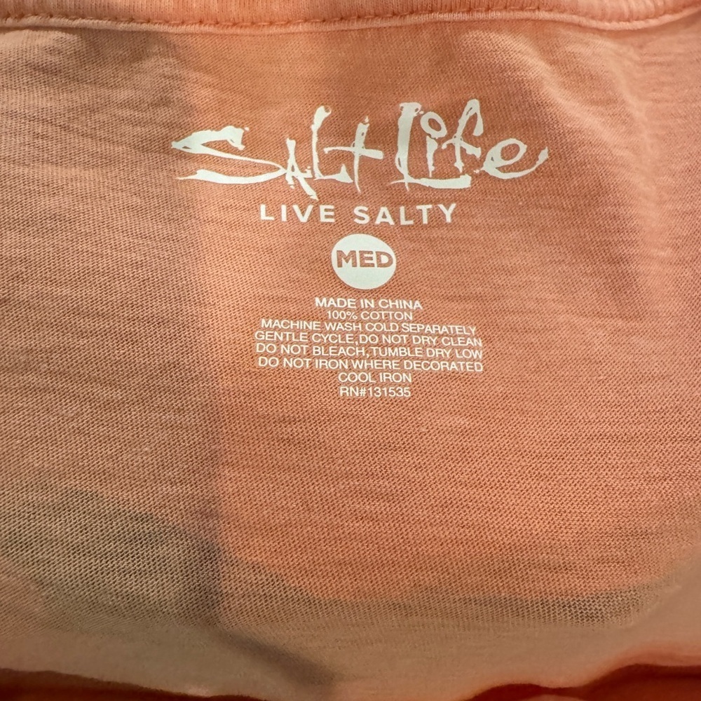 3/25🙂 Salt Life Women's Peach Cropped Top with Pocket Sz M - Picture 4 of 4